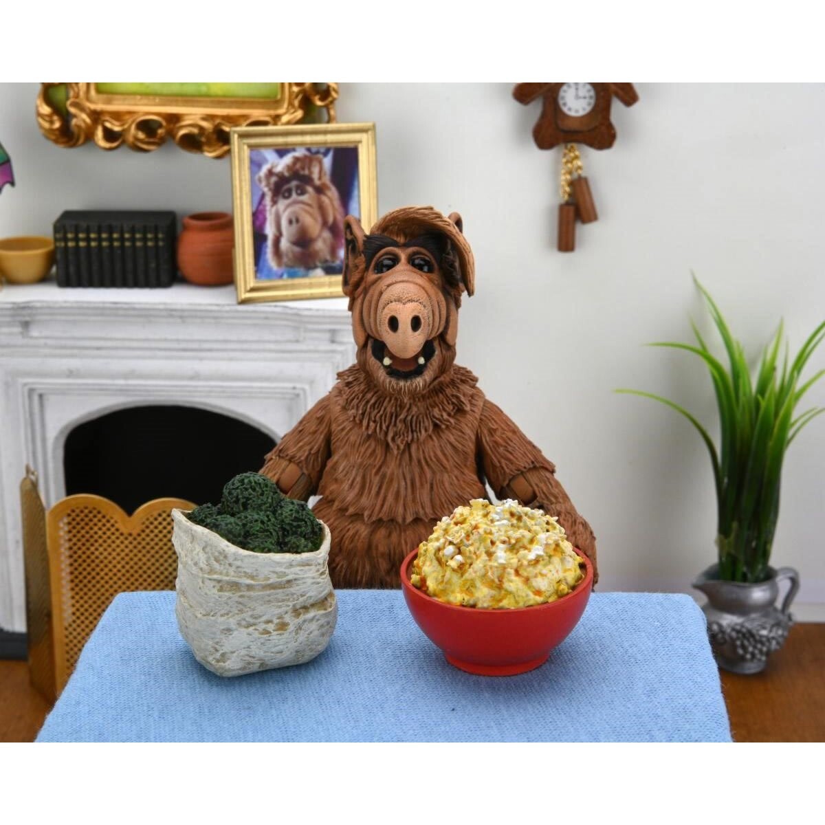 ❶2023年限定品ALFアルフネカNECAアルティメットフィギュア Amazon | NECA Alf 7インチスケール コズミックコンアルフ