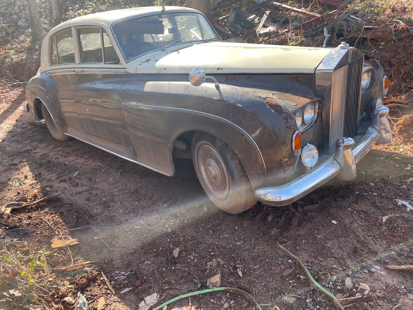 ROLLS ROYCE SILVER CLOUD BENTLEY LIGHT, THE WORLDS LARGEST 1946 - 1965 INVENTORY