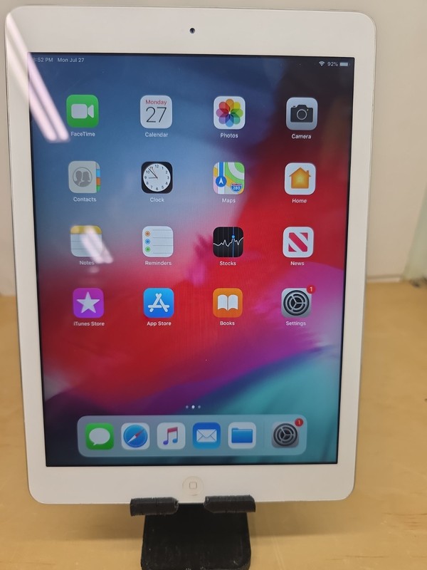 Apple iPad Air A1474 32 GB, Wi-Fi, 9.7 in - White Tablet