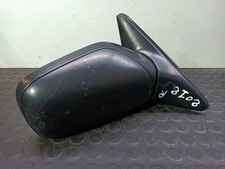 Retroviseur droit (ou coque) Nissan SUNNY