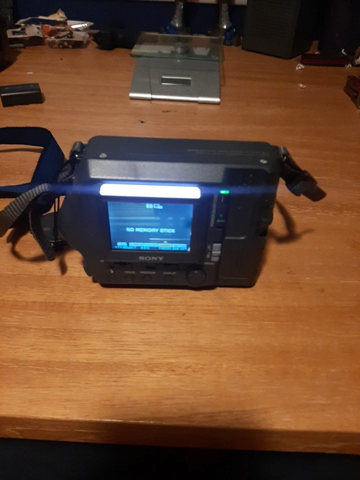 Sony FD Mavica Digital Camera MVC-FD200 Tested And Works No Battery  - Image 3 of 3