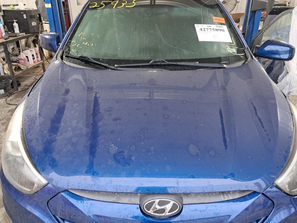 2015 Hyundai Tucson Passenger Rear Door Electric Blue - Local Pickup Only - Image 2 of 4