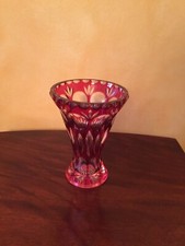 Bleikristall Vase, Vintage, Trichterform, Himbeerrot, Höhe 16 cm