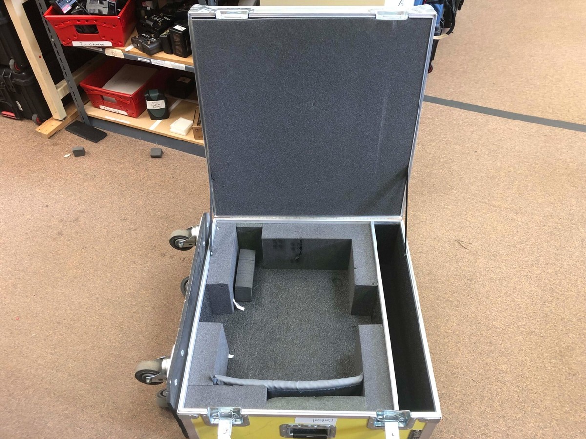 Calzone Custom Foamed Road Case w/Wheels. Yellow Anvil, Gator