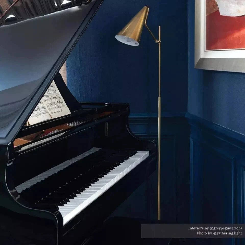 Lámpara de pie Clemente iluminación hecha a mano de mediados de siglo Foto 4 de 4