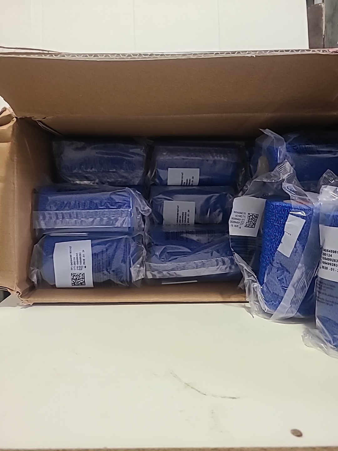 3M Coban Self-Adherent Wrap 1584B (Pack of 18) Exp 11/27