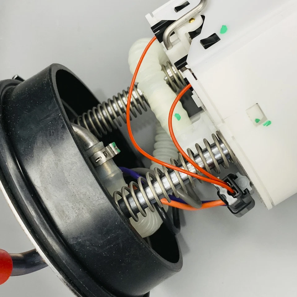 Conjunto de módulo de bomba de combustible Bosch 67415 para Buick Rainier Isuzu Ascender 2003-2004 Foto 4 de 4