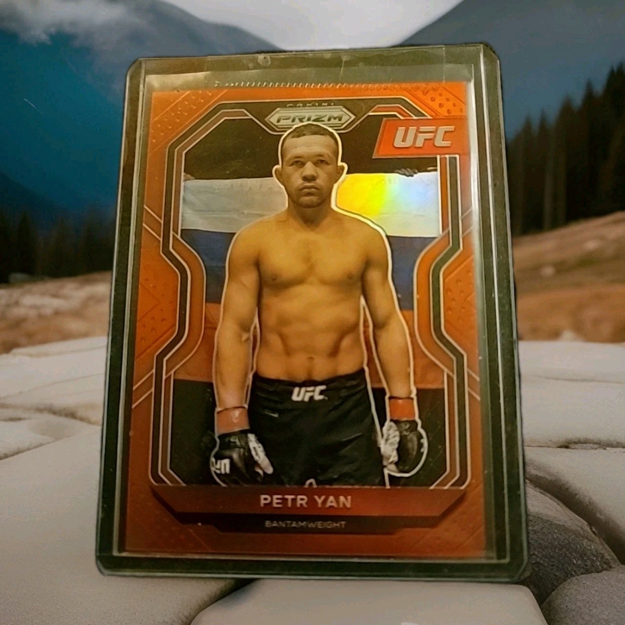 2021 UFC Panini Prizm  Petr Yan  Red Prizm /275 #79