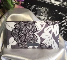 Vera Bradley Signature Cotton Checkbook Cover MOON SHADOW MEADOW  NWT RV$25