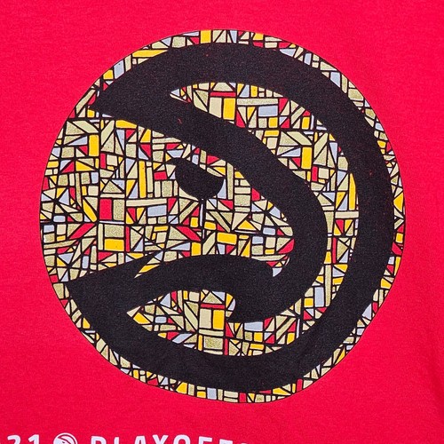 Atlanta Hawks Playoffs Eastern Conference Finals 2021 T-shirt XL ~ Stained Glass - Picture 2 of 4