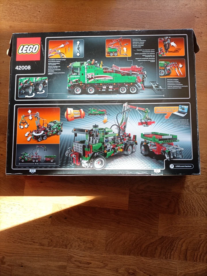 LEGO Technic 42008 Service Truck, foto 2 di 4