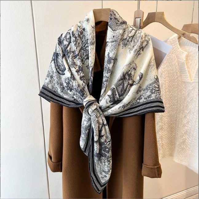 Mantón bufanda con estampado de selva animal blanco y negro 70 % cachemir 30 % seda 53 Foto 4 de 4