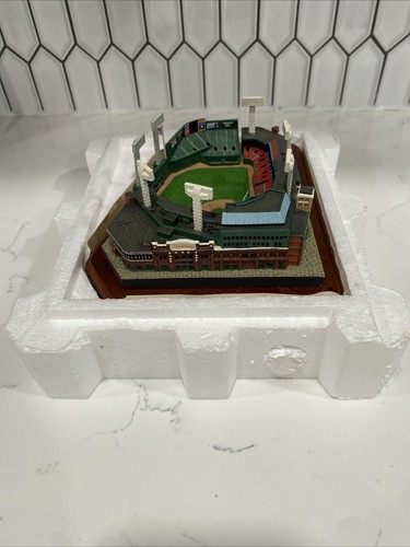 Danbury Mint Deluxe Fenway Park Boston Red Sox Stadium W/ Original Box & COA - Picture 5 of 10