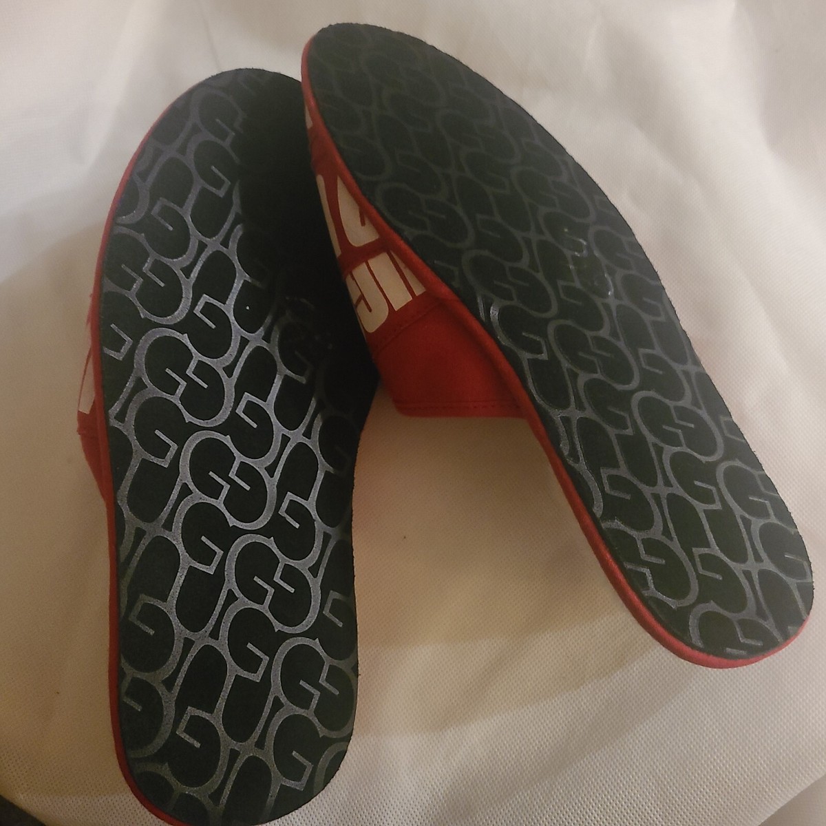 UGG Men\'s Scuff Graphic Band in Red & White UGG Scuff Graphic Band Men main image 3