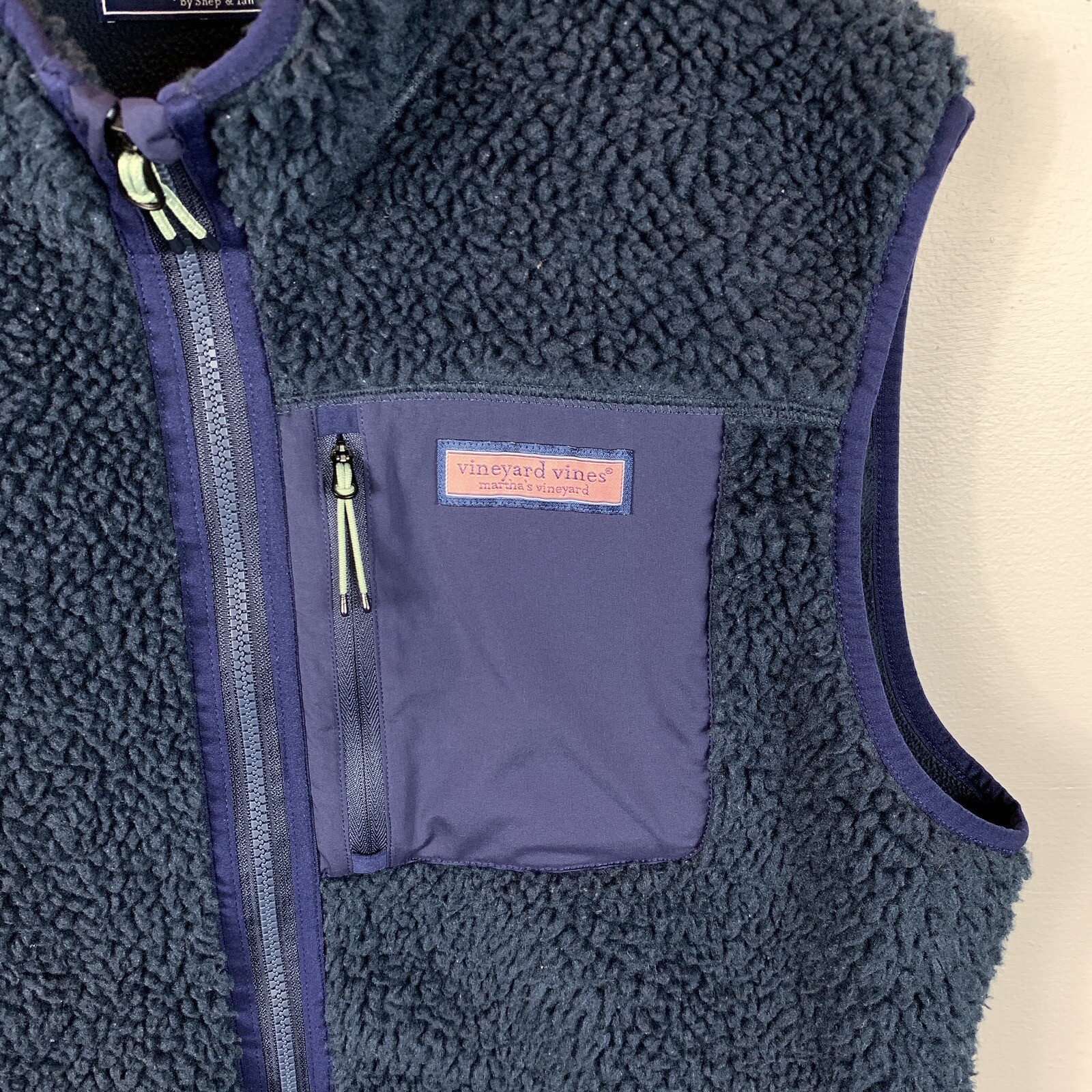 Vineyard Vines Martha's Vineyard Surfing 100% Silk Ha