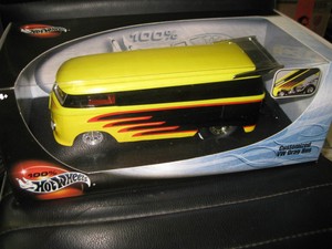 hot wheels vw drag bus 1 18