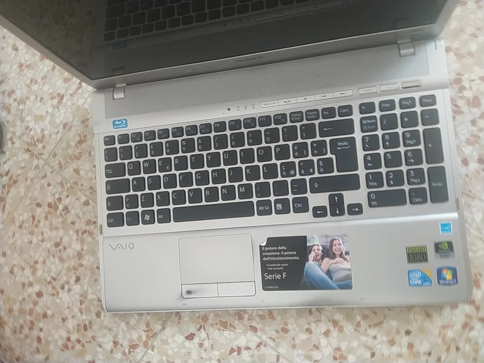 Notebook Sony Vaio i5 17 Pcg-81212m Non Si Accende - Immagine 3 di 4