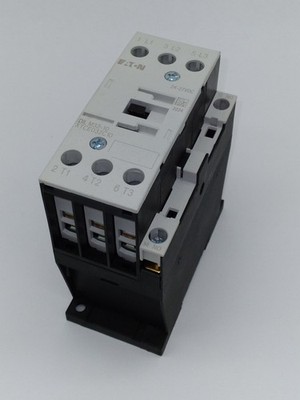 Eaton DIL M32-10 XT CE032C10 3-Pole Contactor, 600VAC 250VDC 40A 