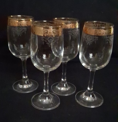 Set of 4 Cellini Italian Hand Blown Crystal 24K Gold Etched Rim Wine Glasses