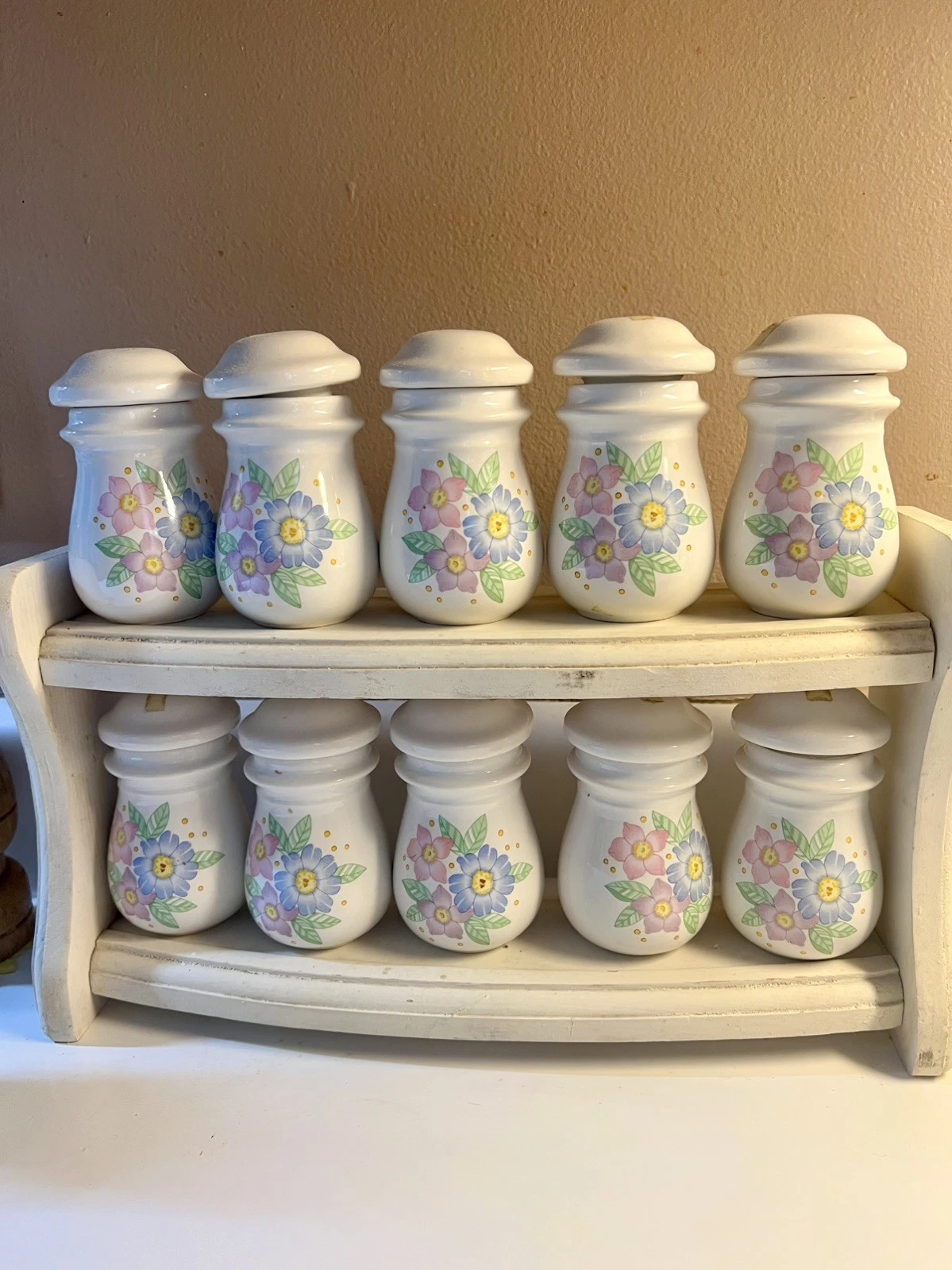 VINTAGE 1988 SJL Wildflower Pattern Spice canister rack 10 Pieces+rack
Opens in a new window or tab