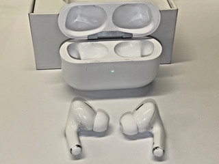 Apple Airpods 2nd Gen Cable Case Box. Opened/Never Used