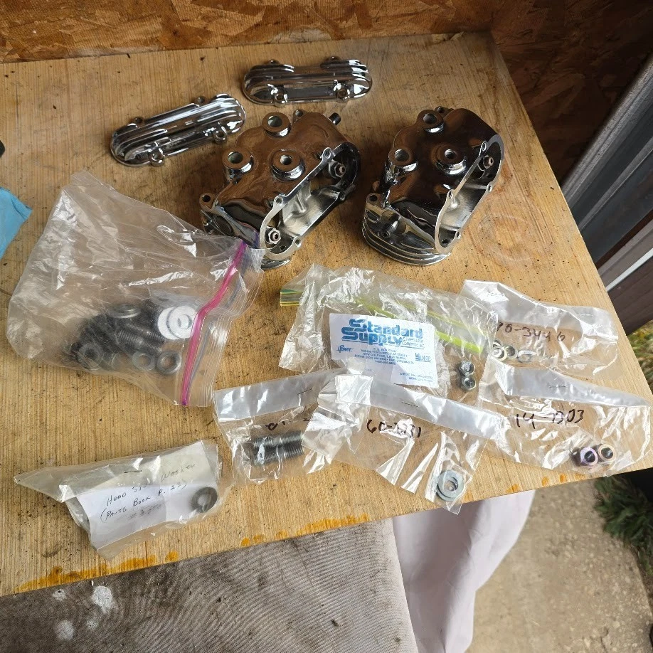 НОВЫЙ ИЗ СТАРЫХ ЗАПАСОВ? КРАСИВЫЙ ХРОМИРОВАННЫЙ TRIUMPH T140 T140V 750 ROCKERBOX КОМПЛЕКТ С ОБОРУДОВАНИЕМ - Изображение 2 из 4