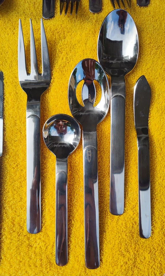 48 pcs Vtg Reed & Barton Mid Century Middleburg Marlborough Flatware Stainless - Image 3 of 4