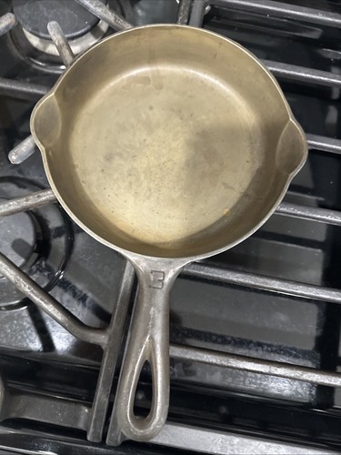 Griswold Large Block Logo 709 #3 Cast Iron Pan Skillet Erie PA Flat USA - Picture 3 of 6