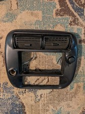 95-04 Ford Explorer Ranger Mountaineer Dash Trim Radio Bezel Wvents Oem