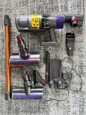 Dyson Cyclone V10 Cordless Vacuum Cleaner – Complete with Accessories – Working