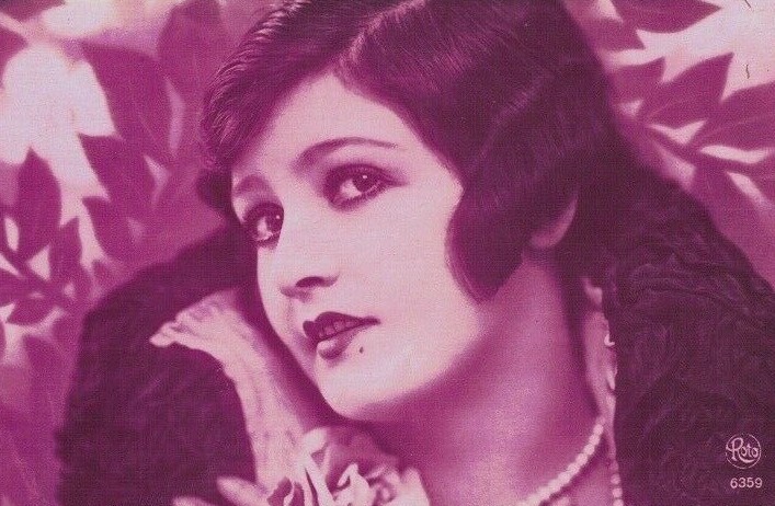 SA1486 POSTAL RUGIENTE AÑOS VEINTE PÁGINA ALETA PEINADO ASPECTO TRAVIESO