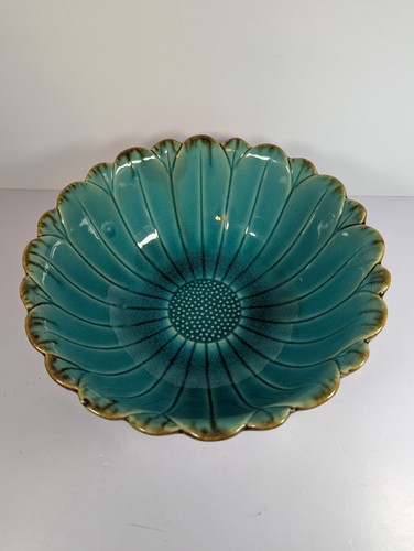 Sunflower Bowls Nesting Set of 3 Ceramic Mixing or Serving Bowls - Picture 3 of 11