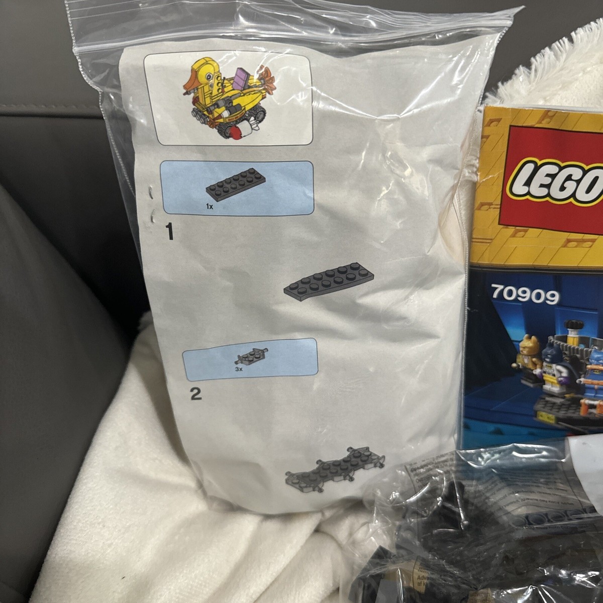 LEGO 70909 - The Batman Movie - Batcave Break-in - NO MINI FIGS
