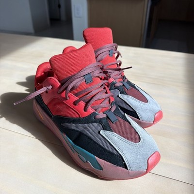 adidas Yeezy Boost 700 Hi-Res Red size 9.5