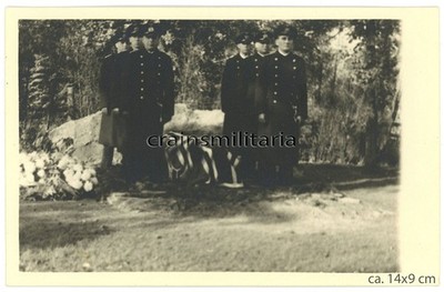 Genuine Photo 20.S.St.Dept. Ede at funeral in the cemetery Grebbeberg Holland 1943