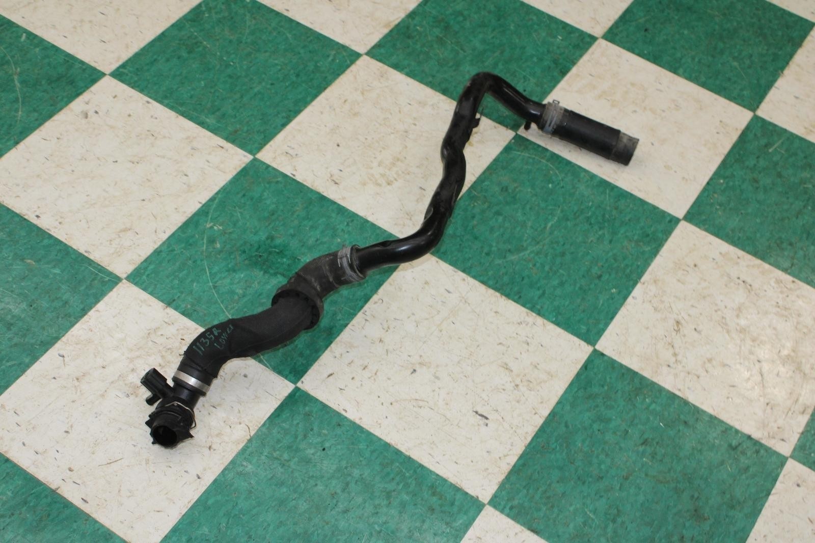 Bentley Flying Spur 2013-2018 Lower Hose pipe