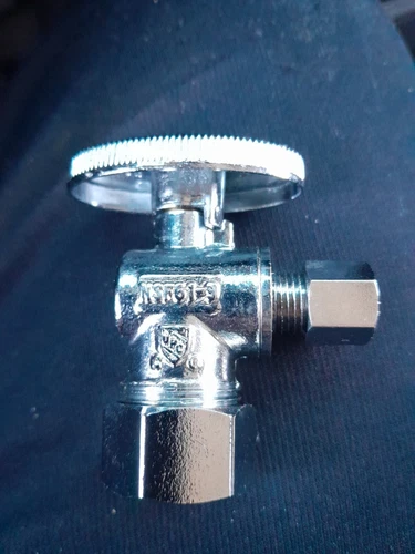 Jones Stephens S10317 5/8 OD X 1/4 OD 1/4 Angle Supply Stop CHROME New - Picture 1 of 4