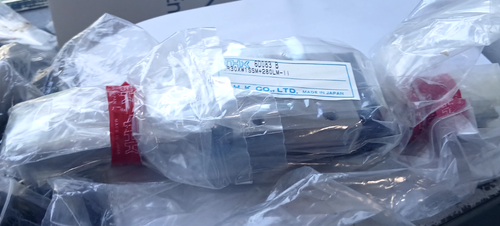 THK SSR30XW1SSM+280LM-11 LINEAR RAIL W/ GUIDE BLOCK (BR4B.3B14) - Picture 2 of 4