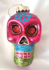 Day of the Dead / Dia De Los Muertos Sugar Skull Halloween Glitter Ornament Pink