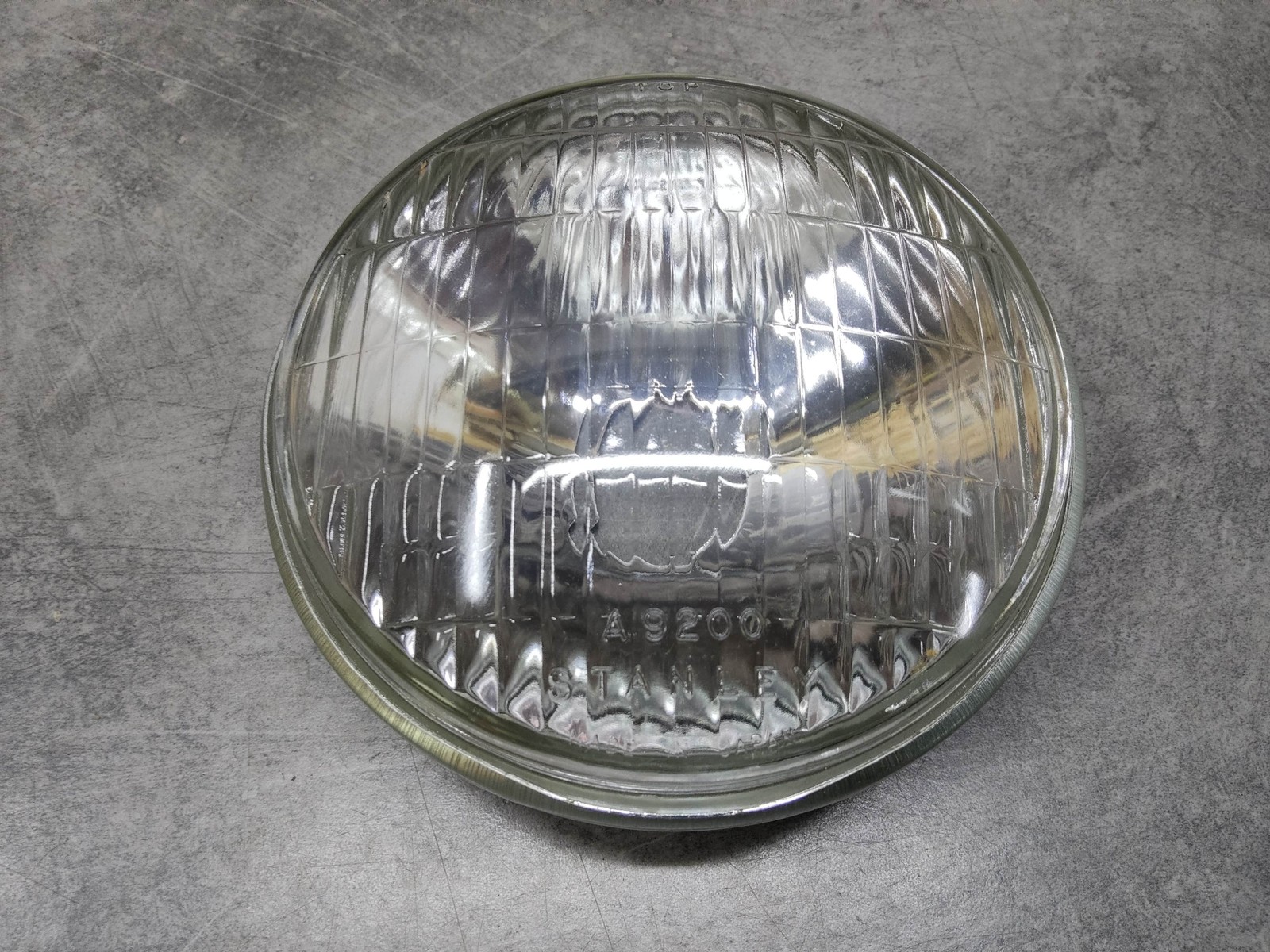 Optique de phare STANLEY HM-12M-S 140mm 6v35/25W HONDA 33120-243-671