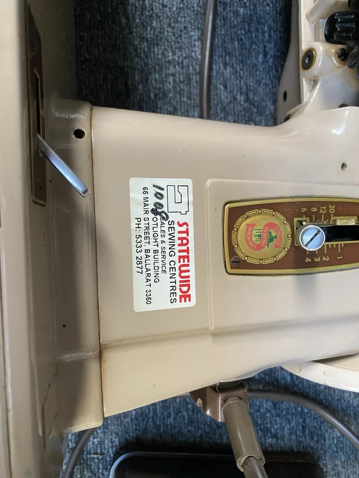 SINGER 401G Vintage Sewing Machine With Case Tan Brown - image 4 of 4