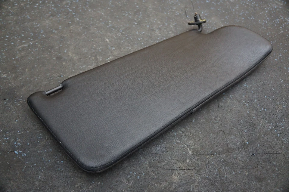 左驾驶员侧遮阳板黑色 637545 原始设备制造商法拉利 456 M GT GT GTA 1998-03 — 第 3/4 张图片