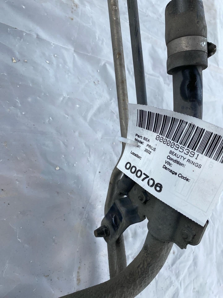 Toyota Prius 2002 sedán superior gasolina llenado de combustible cuello manguera tubo 1,5 litros Foto 2 de 4