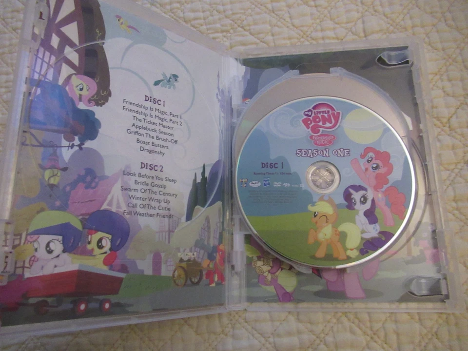 My Little Pony: Friendship is Magic (DVD) (Seasons 1, 2 & 3) (10 Disc Set) - Image 3 of 4