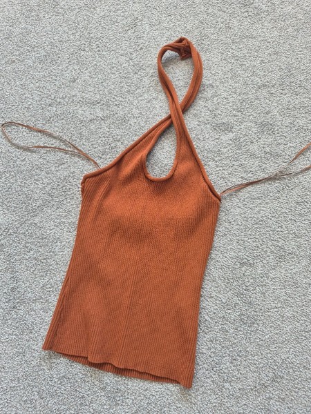 DISSH Burnt Orange Knit Twist Halter Top. Size M.