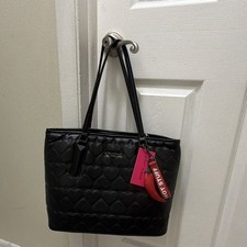 Betsey Johnson Black Heart Tote Bag Charm Magnetic Closure Inner Pockets Lined
