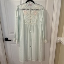 WOMAN'S VINTAGE Mint Green ROBE DUSTER BY GILEAD MEDIUM Cottagecore Granny