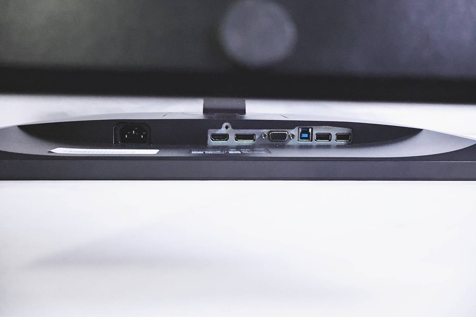 DELL 23.8" WIDESCREEN IPS LED MONITOR WITH POWER CORD & STAND | P2419H | BLACK