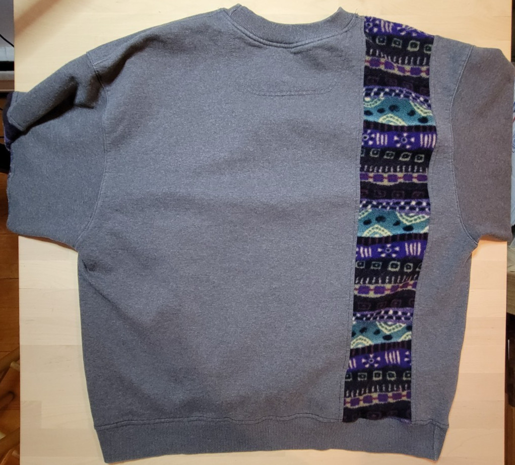 Champion Crew Neck Aztec Quilted Pattern Sweatshi… - image 2