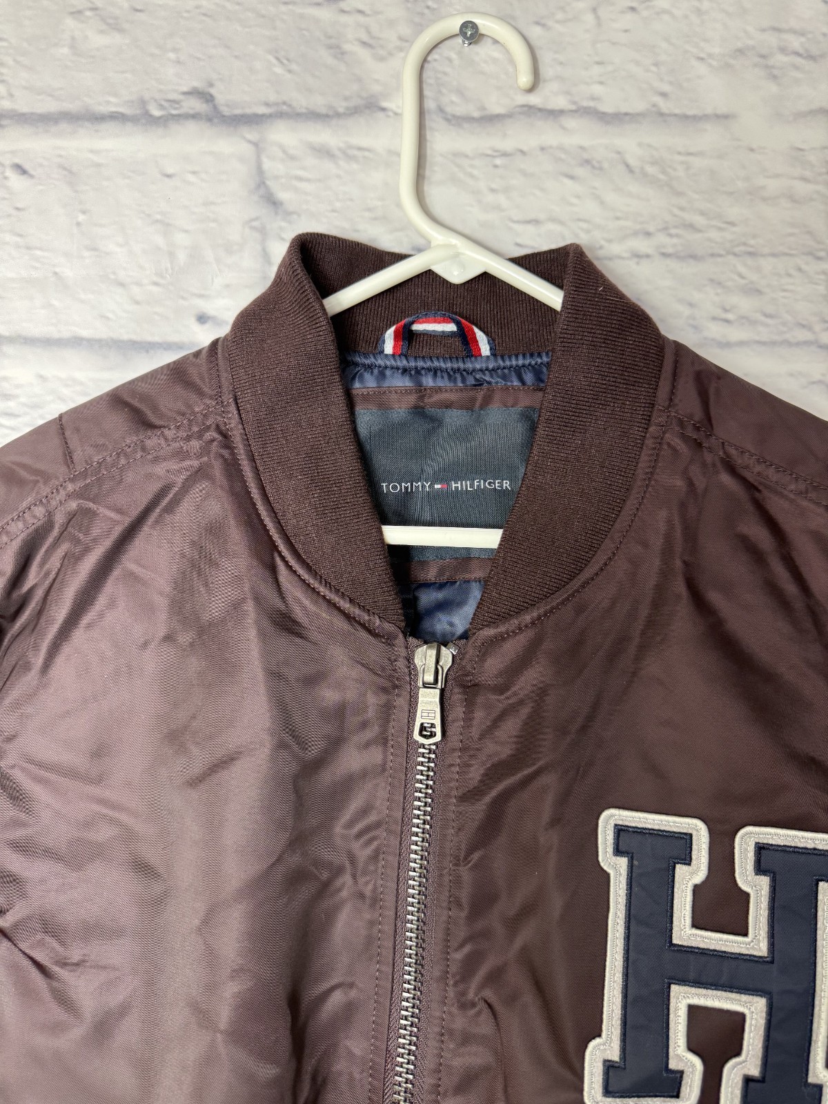 Vintage Tommy Hilfiger  Bomber  Jacket Zip Up Pockets Infront Color Maroon Sz XL